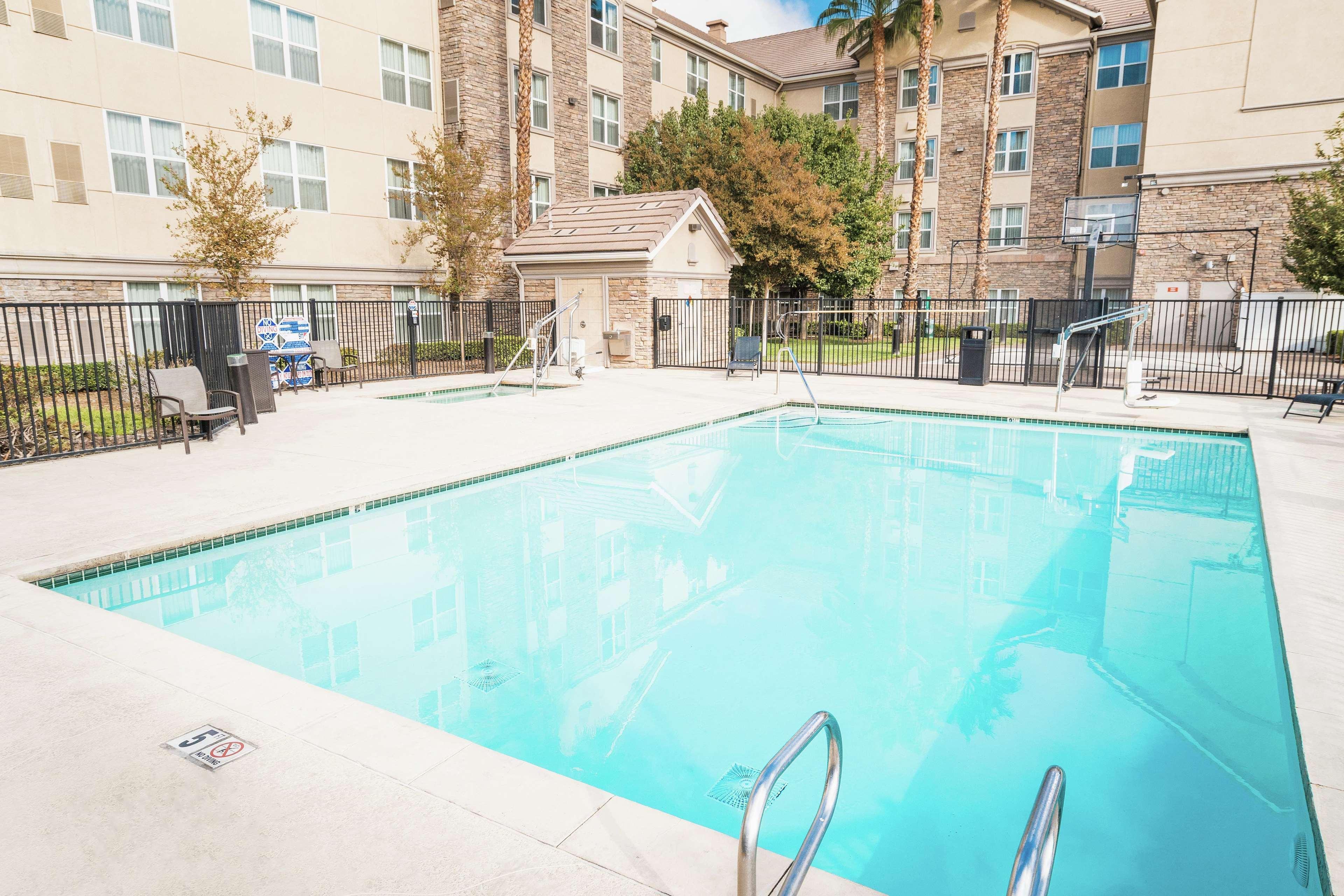 Homewood Suites By Hilton Ontario Ранчо-Кукамонга Экстерьер фото